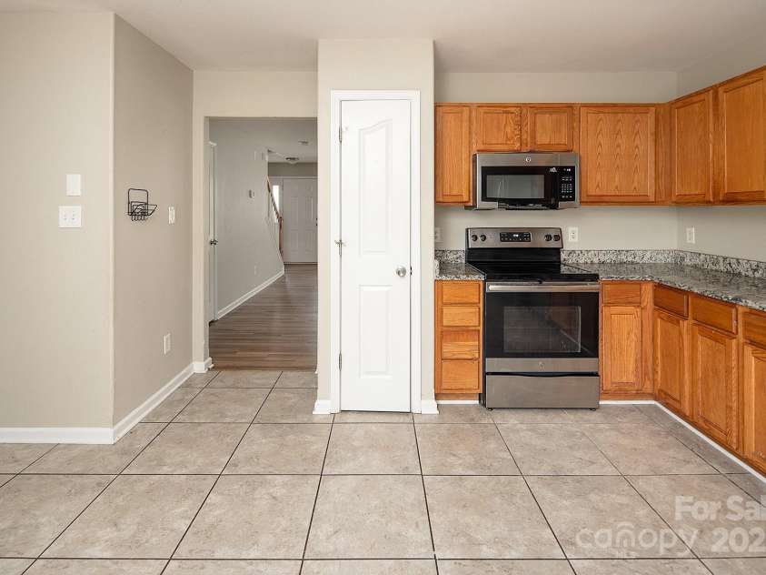 8432 Spirea Court, Charlotte, NC 28215.  MLS# CAR4263709, YatesRealty ID 22346. 