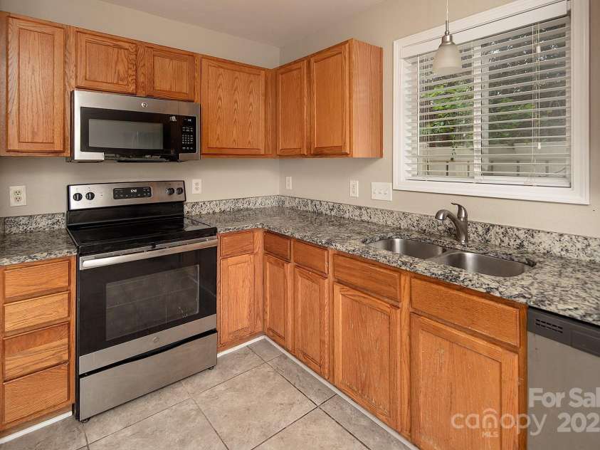 8432 Spirea Court, Charlotte, NC 28215.  MLS# CAR4263709, YatesRealty ID 22346. 