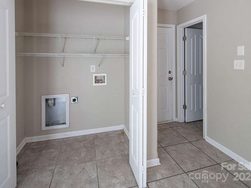 8432 Spirea Court, Charlotte, NC 28215.  MLS# CAR4263709, YatesRealty ID 22346. 