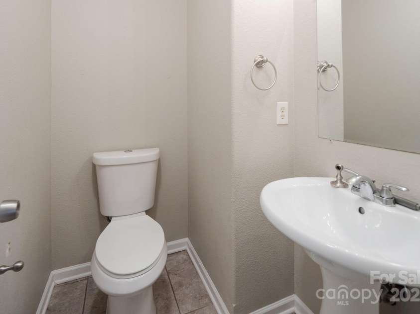 8432 Spirea Court, Charlotte, NC 28215.  MLS# CAR4263709, YatesRealty ID 22346. 