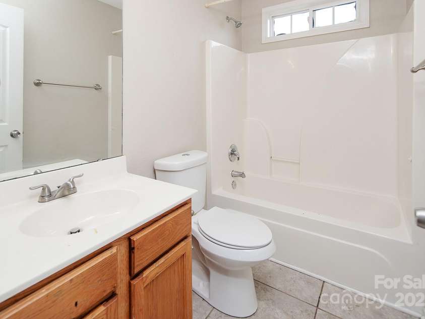 8432 Spirea Court, Charlotte, NC 28215.  MLS# CAR4263709, YatesRealty ID 22346. 