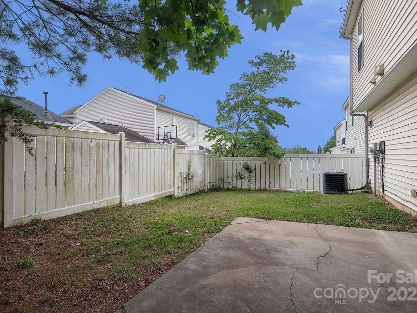 8432 Spirea Court, Charlotte, NC 28215.  MLS# CAR4263709, YatesRealty ID 22346. 