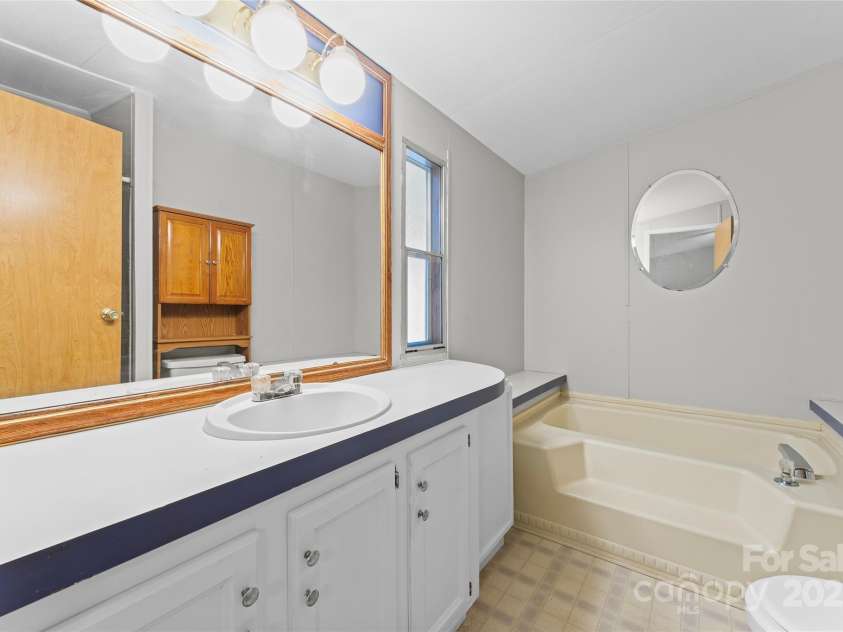 1773 Baldwin Lane, Lincolnton, NC 28092.  MLS# CAR4267310, YatesRealty ID 22347. 