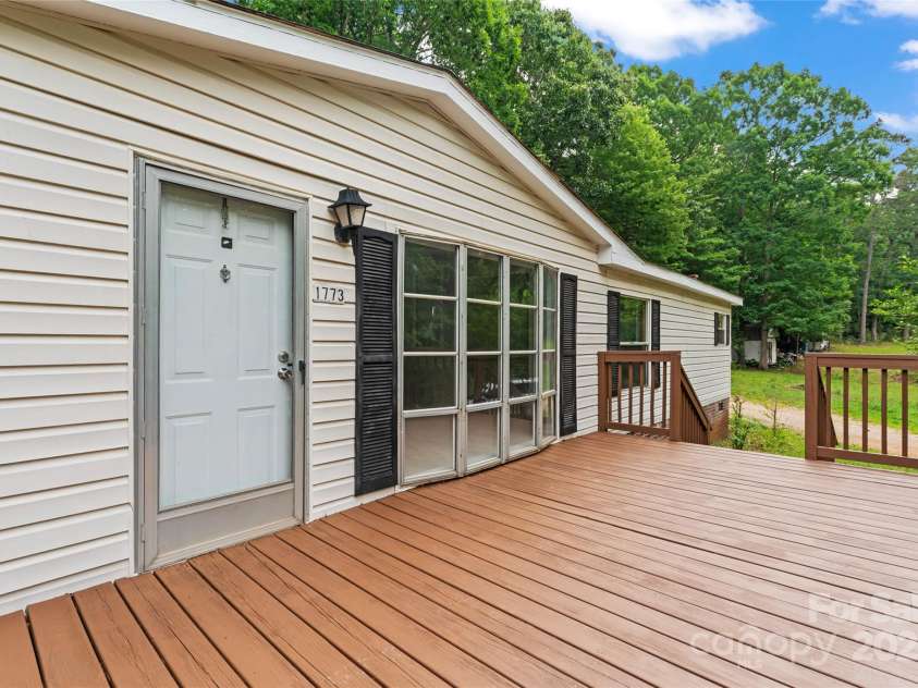 1773 Baldwin Lane, Lincolnton, NC 28092.  MLS# CAR4267310, YatesRealty ID 22347. 
