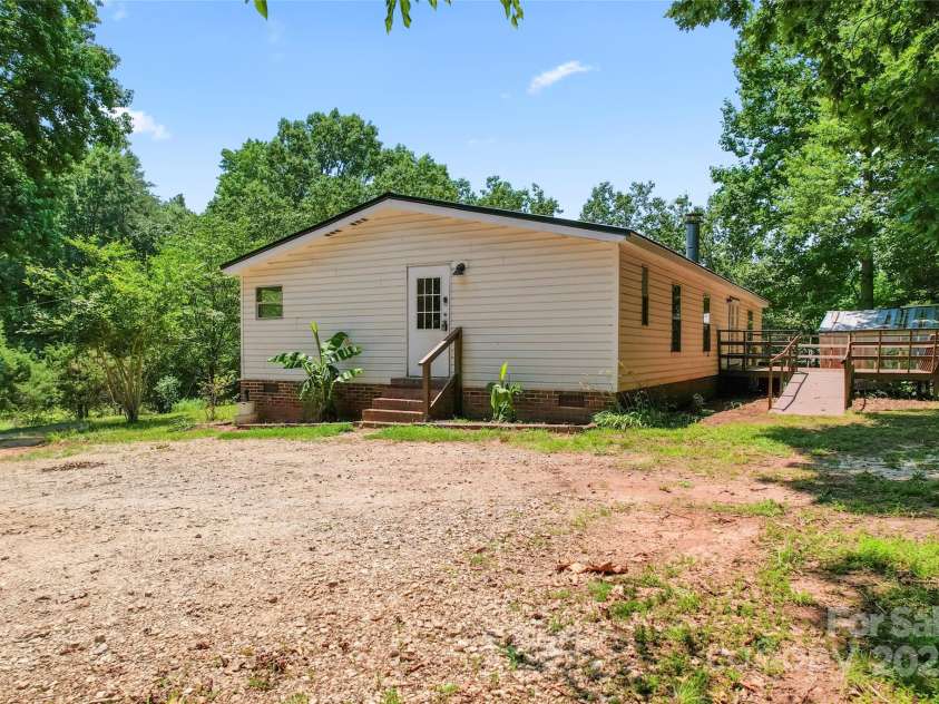 1773 Baldwin Lane, Lincolnton, NC 28092.  MLS# CAR4267310, YatesRealty ID 22347. 
