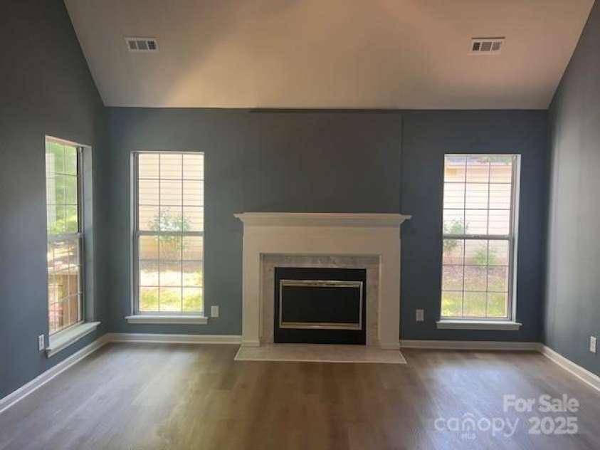 11021 Scrimshaw Lane, Charlotte, NC 28215.  MLS# CAR4270950, YatesRealty ID 22348. 