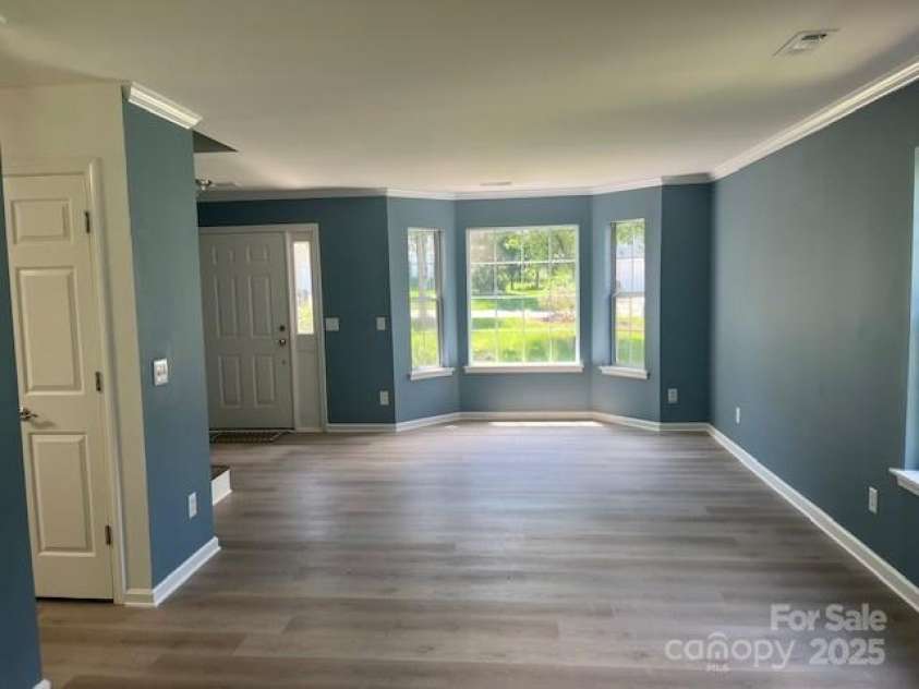 11021 Scrimshaw Lane, Charlotte, NC 28215.  MLS# CAR4270950, YatesRealty ID 22348. 