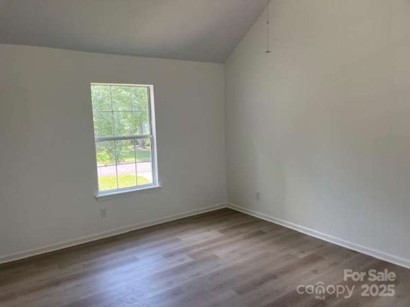 11021 Scrimshaw Lane, Charlotte, NC 28215.  MLS# CAR4270950, YatesRealty ID 22348. 