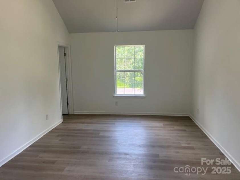 11021 Scrimshaw Lane, Charlotte, NC 28215.  MLS# CAR4270950, YatesRealty ID 22348. 