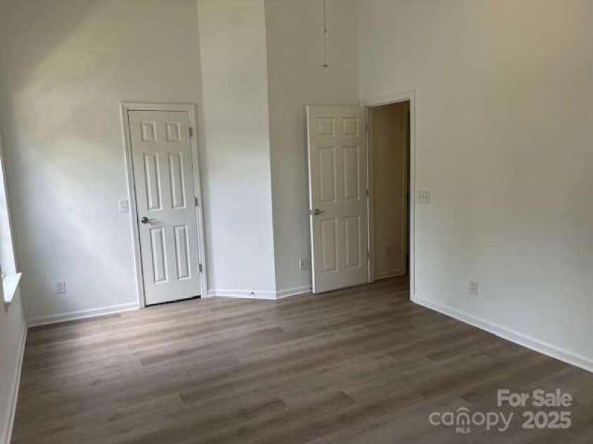 11021 Scrimshaw Lane, Charlotte, NC 28215.  MLS# CAR4270950, YatesRealty ID 22348. 