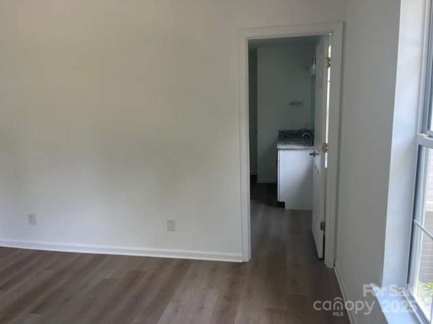 11021 Scrimshaw Lane, Charlotte, NC 28215.  MLS# CAR4270950, YatesRealty ID 22348. 