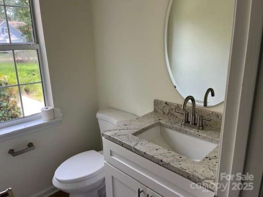 11021 Scrimshaw Lane, Charlotte, NC 28215.  MLS# CAR4270950, YatesRealty ID 22348. 