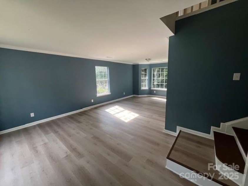 11021 Scrimshaw Lane, Charlotte, NC 28215.  MLS# CAR4270950, YatesRealty ID 22348. 