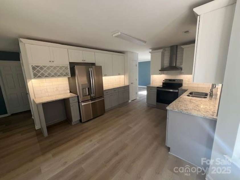 11021 Scrimshaw Lane, Charlotte, NC 28215.  MLS# CAR4270950, YatesRealty ID 22348. 