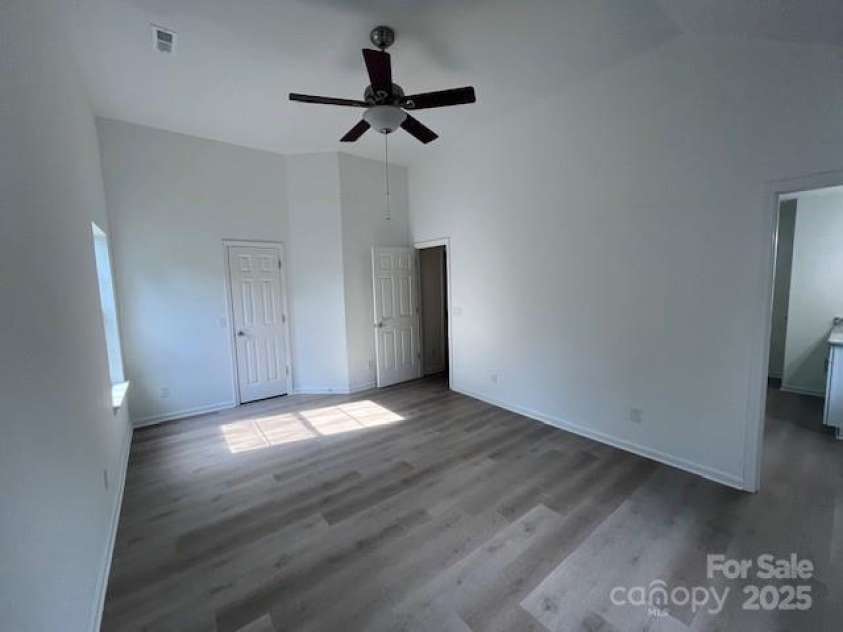 11021 Scrimshaw Lane, Charlotte, NC 28215.  MLS# CAR4270950, YatesRealty ID 22348. 
