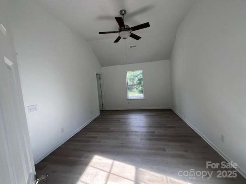 11021 Scrimshaw Lane, Charlotte, NC 28215.  MLS# CAR4270950, YatesRealty ID 22348. 