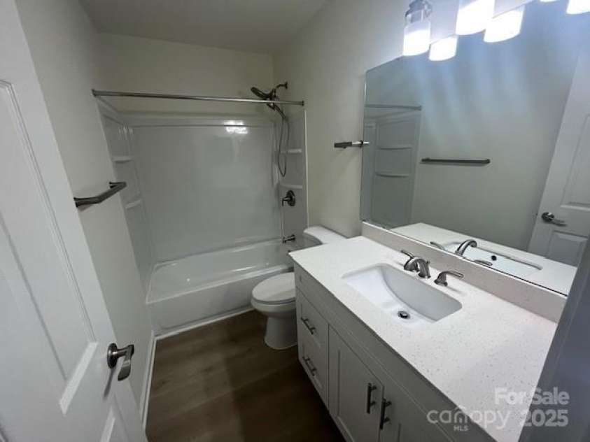 11021 Scrimshaw Lane, Charlotte, NC 28215.  MLS# CAR4270950, YatesRealty ID 22348. 