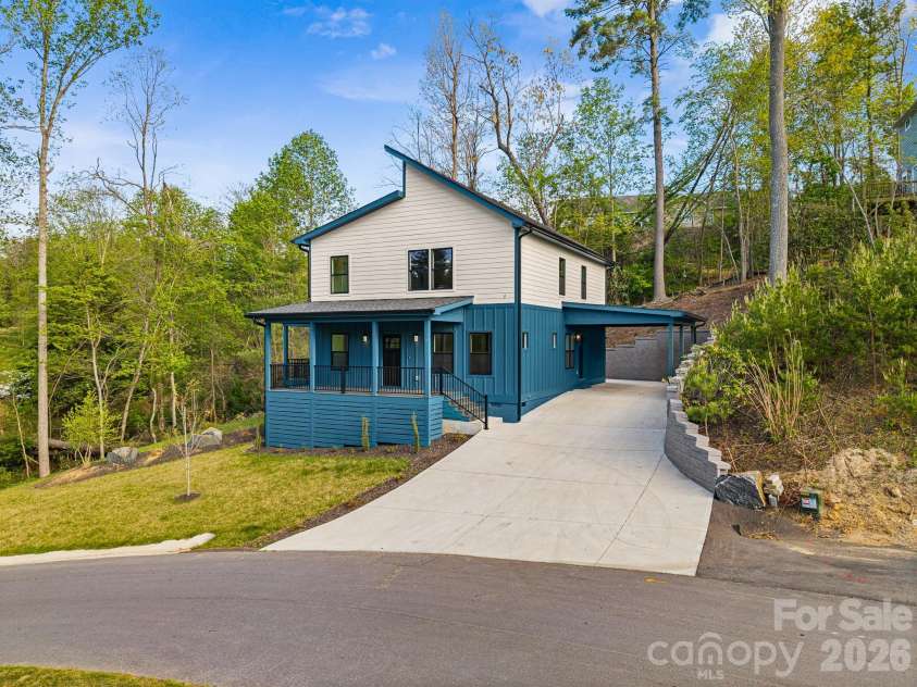 18 Winterhawk Drive, Arden, NC 28704.  MLS# CAR4370966, YatesRealty ID 22348. 