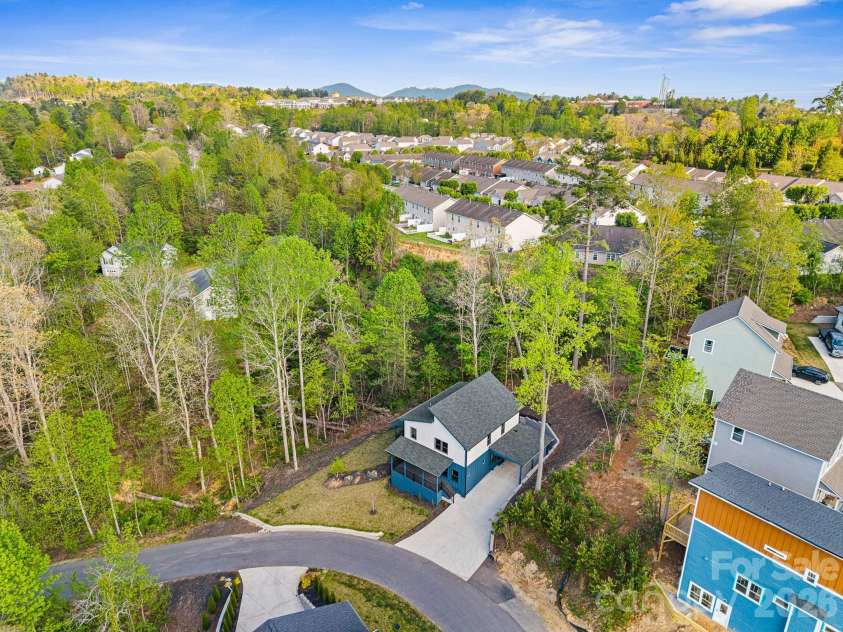 18 Winterhawk Drive, Arden, NC 28704.  MLS# CAR4370966, YatesRealty ID 22348. 