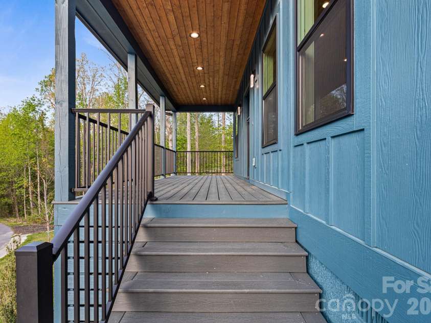 18 Winterhawk Drive, Arden, NC 28704.  MLS# CAR4370966, YatesRealty ID 22348. 