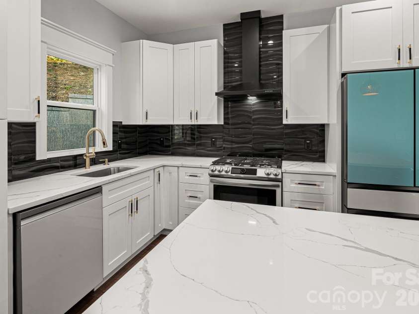 18 Winterhawk Drive, Arden, NC 28704.  MLS# CAR4370966, YatesRealty ID 22348. 