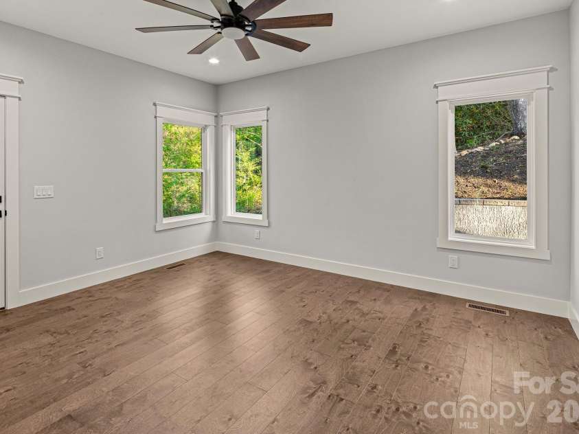 18 Winterhawk Drive, Arden, NC 28704.  MLS# CAR4370966, YatesRealty ID 22348. 