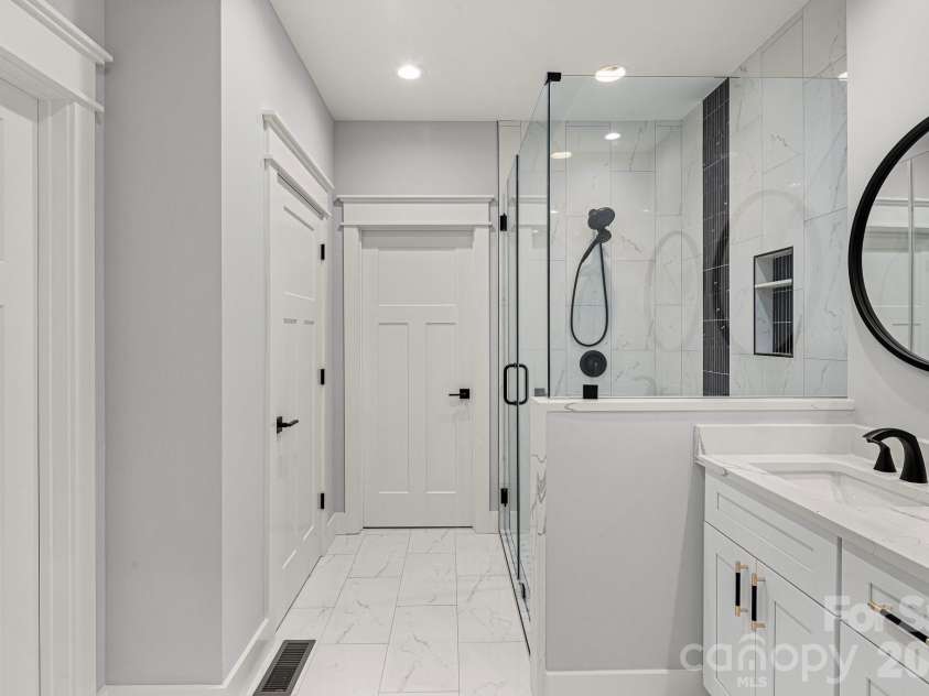 18 Winterhawk Drive, Arden, NC 28704.  MLS# CAR4370966, YatesRealty ID 22348. 