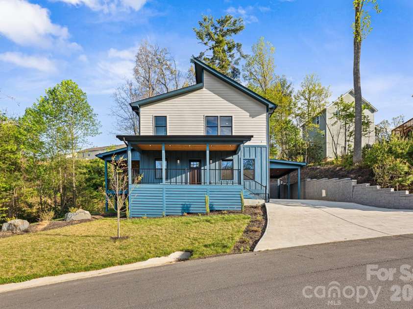 18 Winterhawk Drive, Arden, NC 28704.  MLS# CAR4370966, YatesRealty ID 22348. 