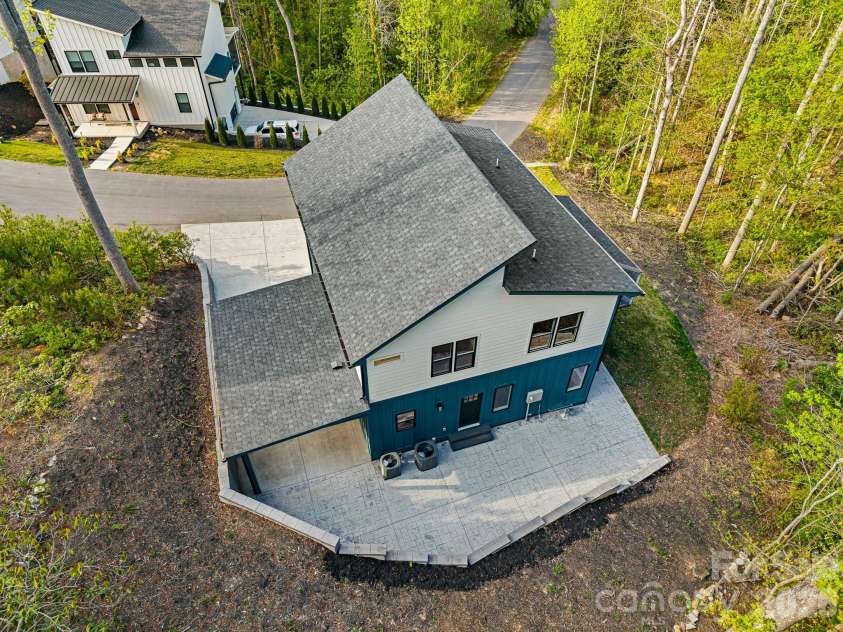 18 Winterhawk Drive, Arden, NC 28704.  MLS# CAR4370966, YatesRealty ID 22348. 