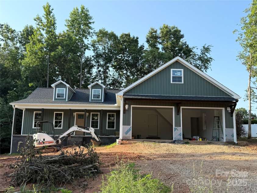 105 Elk Creek Lane, Hudson, NC 28638.  MLS# CAR4274367, YatesRealty ID 22349. 