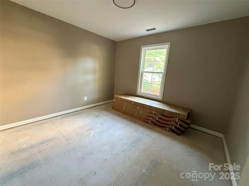 105 Elk Creek Lane, Hudson, NC 28638.  MLS# CAR4274367, YatesRealty ID 22349. 