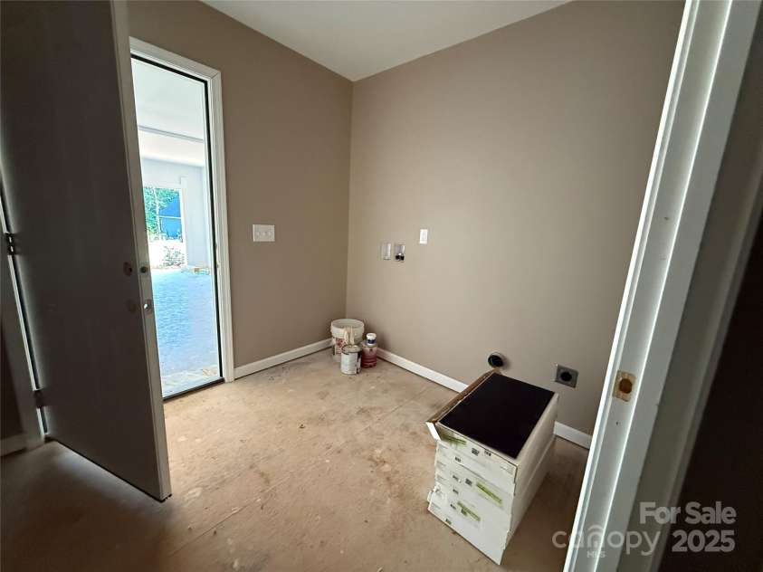 105 Elk Creek Lane, Hudson, NC 28638.  MLS# CAR4274367, YatesRealty ID 22349. 