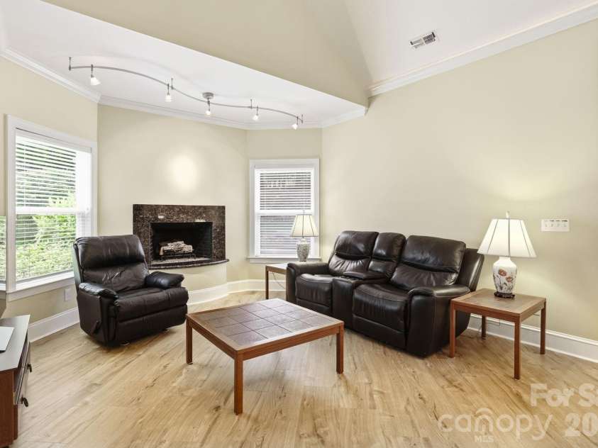 836 Creek Bluff Road, Rock Hill, SC 29732.  MLS# CAR4372783, YatesRealty ID 22349. 