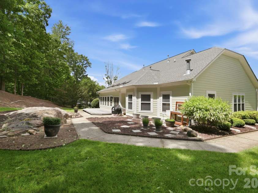 836 Creek Bluff Road, Rock Hill, SC 29732.  MLS# CAR4372783, YatesRealty ID 22349. 
