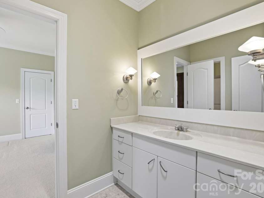 836 Creek Bluff Road, Rock Hill, SC 29732.  MLS# CAR4372783, YatesRealty ID 22349. Jack and Jill bath between bedrooms 2 and 3