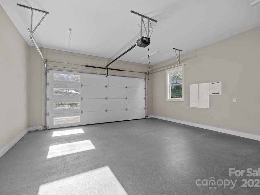 64 Pinedale Road, Asheville, NC 28805.  MLS# CAR4210375, YatesRealty ID 2235. Garage