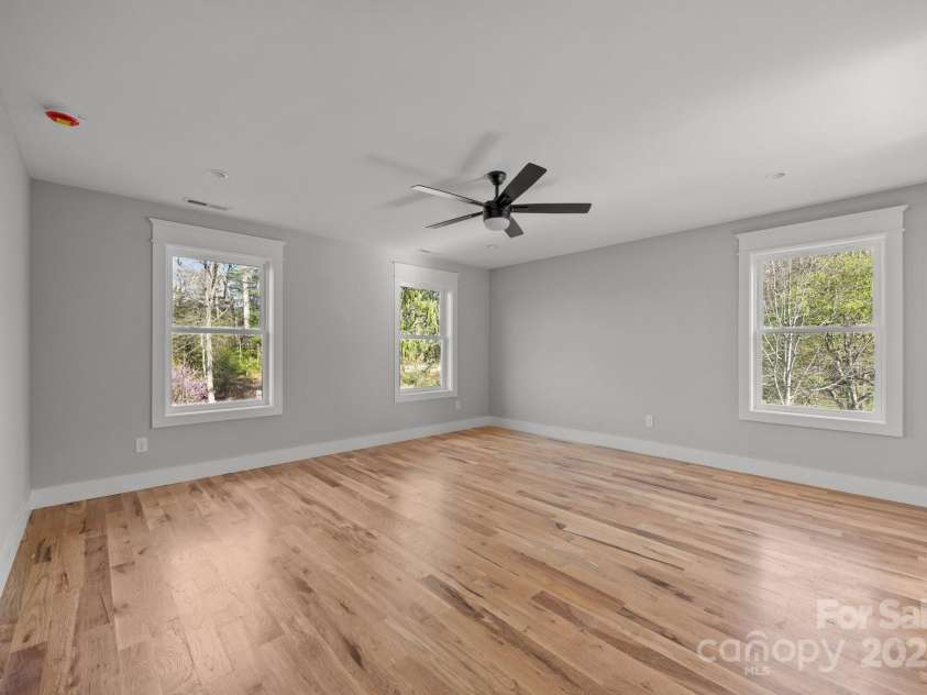 64 Pinedale Road, Asheville, NC 28805.  MLS# CAR4210375, YatesRealty ID 2235. Primary bedroom #1