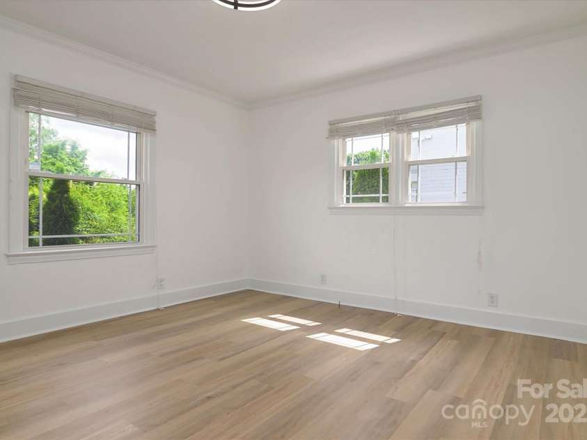 2138 Revolution Park Drive, Charlotte, NC 28208.  MLS# CAR4248488, YatesRealty ID 22352. 