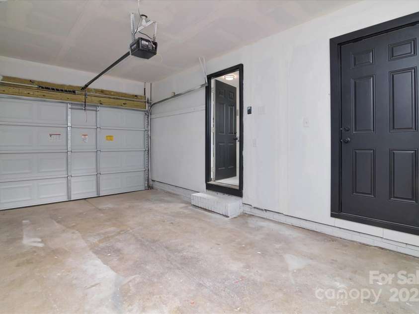 2138 Revolution Park Drive, Charlotte, NC 28208.  MLS# CAR4248488, YatesRealty ID 22352. 