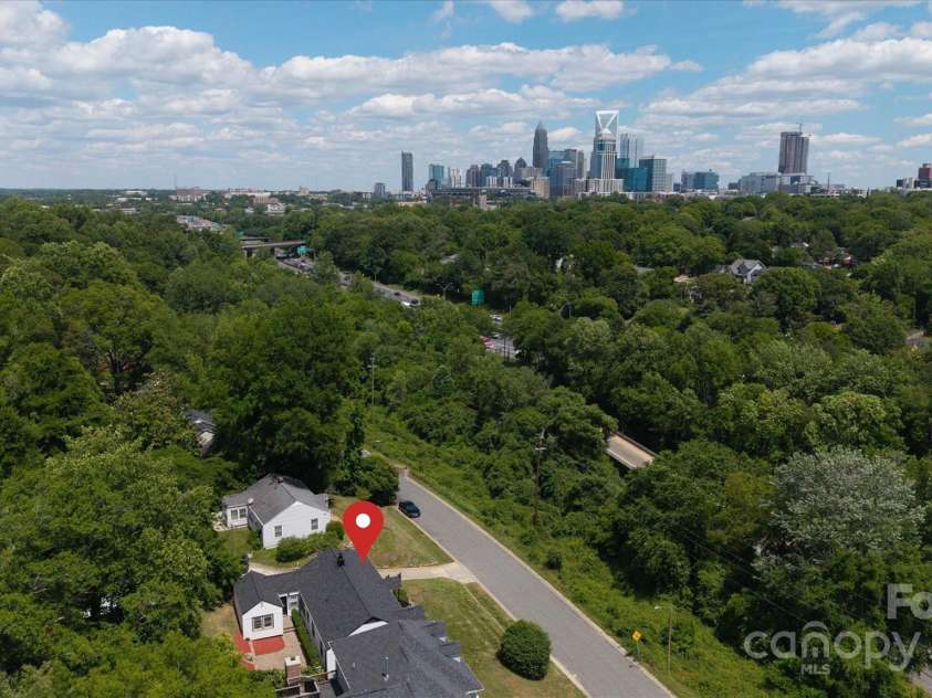 2138 Revolution Park Drive, Charlotte, NC 28208.  MLS# CAR4248488, YatesRealty ID 22352. 