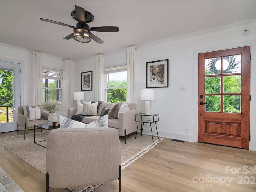 2138 Revolution Park Drive, Charlotte, NC 28208.  MLS# CAR4248488, YatesRealty ID 22352. 