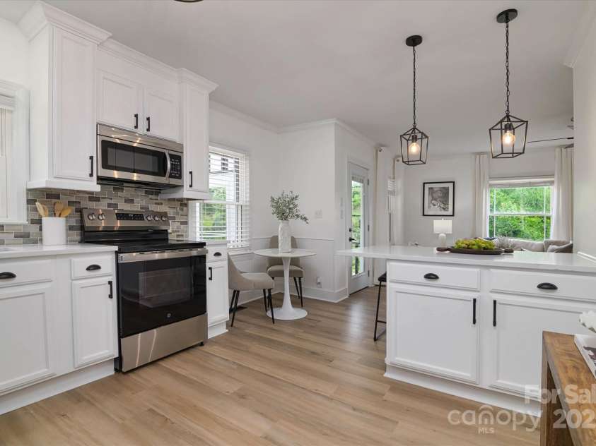 2138 Revolution Park Drive, Charlotte, NC 28208.  MLS# CAR4248488, YatesRealty ID 22352. 