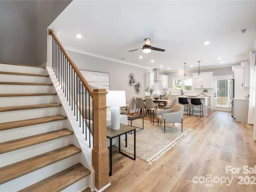 2003 Ashley Road, Charlotte, NC 28208.  MLS# CAR4269195, YatesRealty ID 22354. 