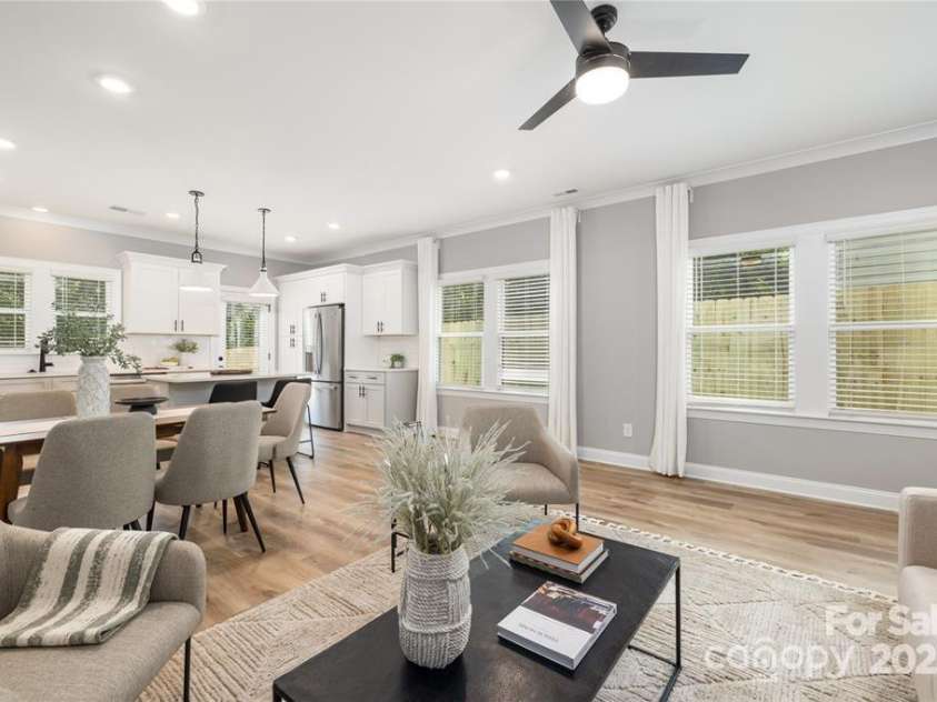 2003 Ashley Road, Charlotte, NC 28208.  MLS# CAR4269195, YatesRealty ID 22354. 