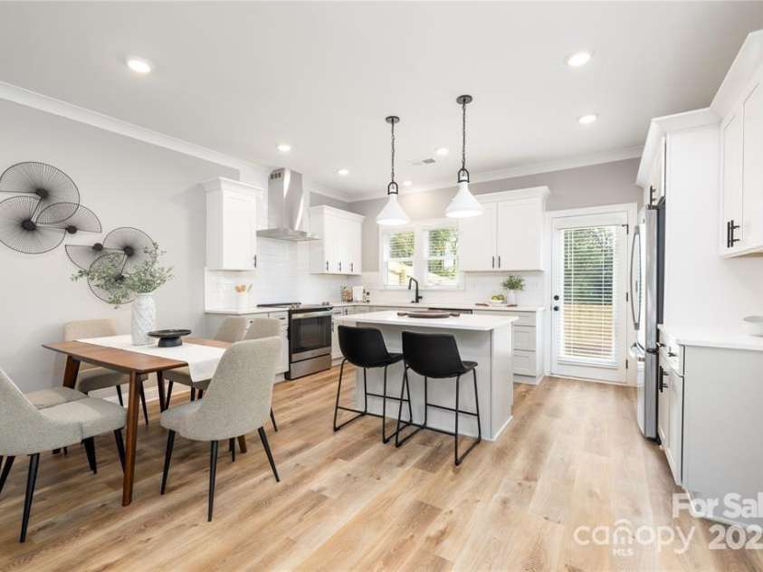 2003 Ashley Road, Charlotte, NC 28208.  MLS# CAR4269195, YatesRealty ID 22354. 