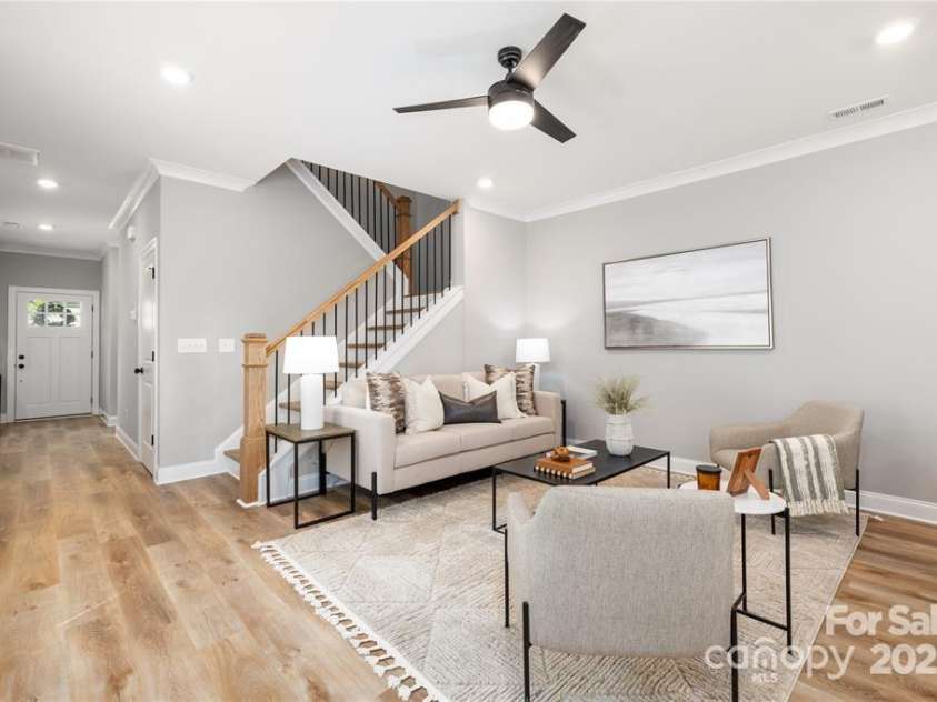 2003 Ashley Road, Charlotte, NC 28208.  MLS# CAR4269195, YatesRealty ID 22354. 