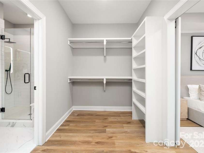 2003 Ashley Road, Charlotte, NC 28208.  MLS# CAR4269195, YatesRealty ID 22354. 