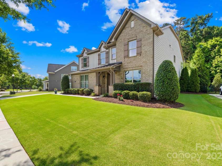 3918 Halcyon Drive, Huntersville, NC 28078.  MLS# CAR4259271, YatesRealty ID 22355. 