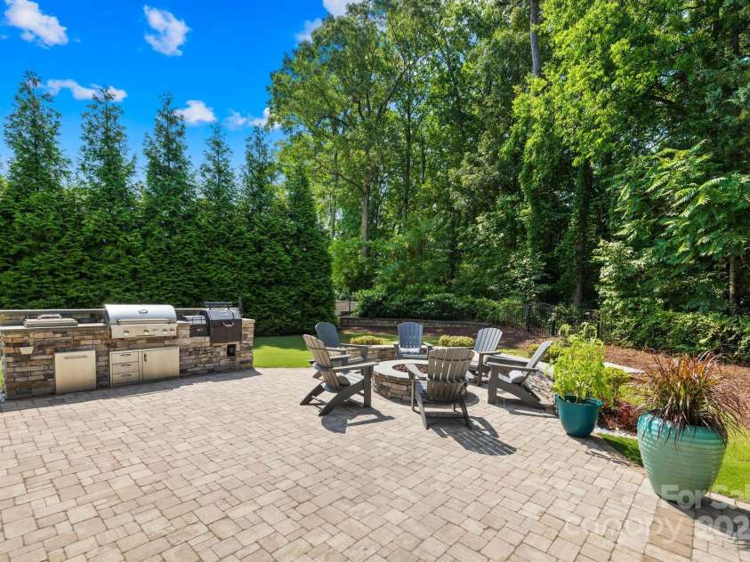 3918 Halcyon Drive, Huntersville, NC 28078.  MLS# CAR4259271, YatesRealty ID 22355. 