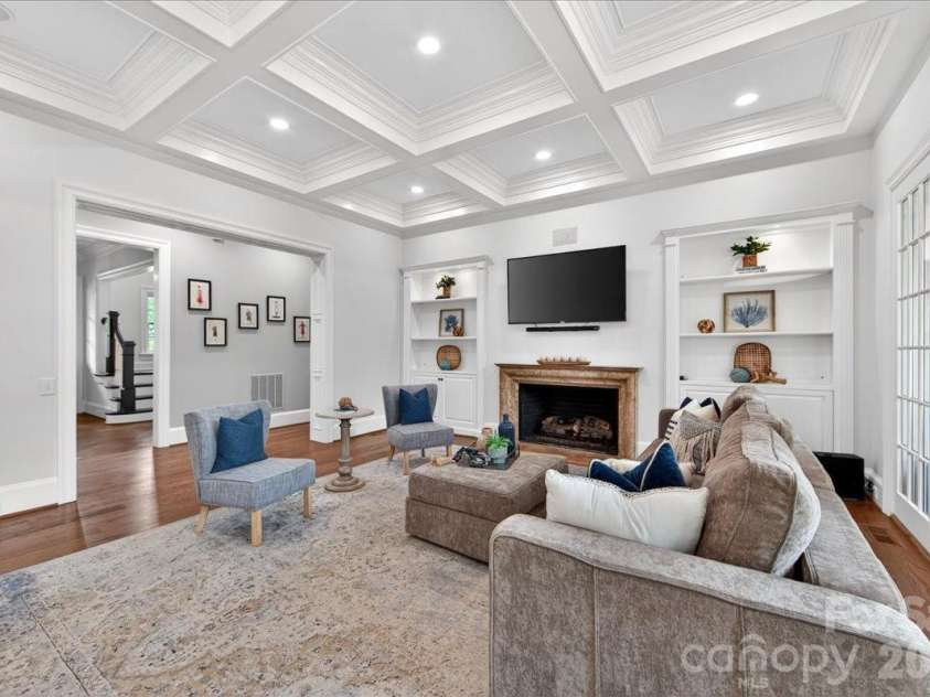 2135 Sharon Avenue, Charlotte, NC 28211.  MLS# CAR4353915, YatesRealty ID 22356. 
